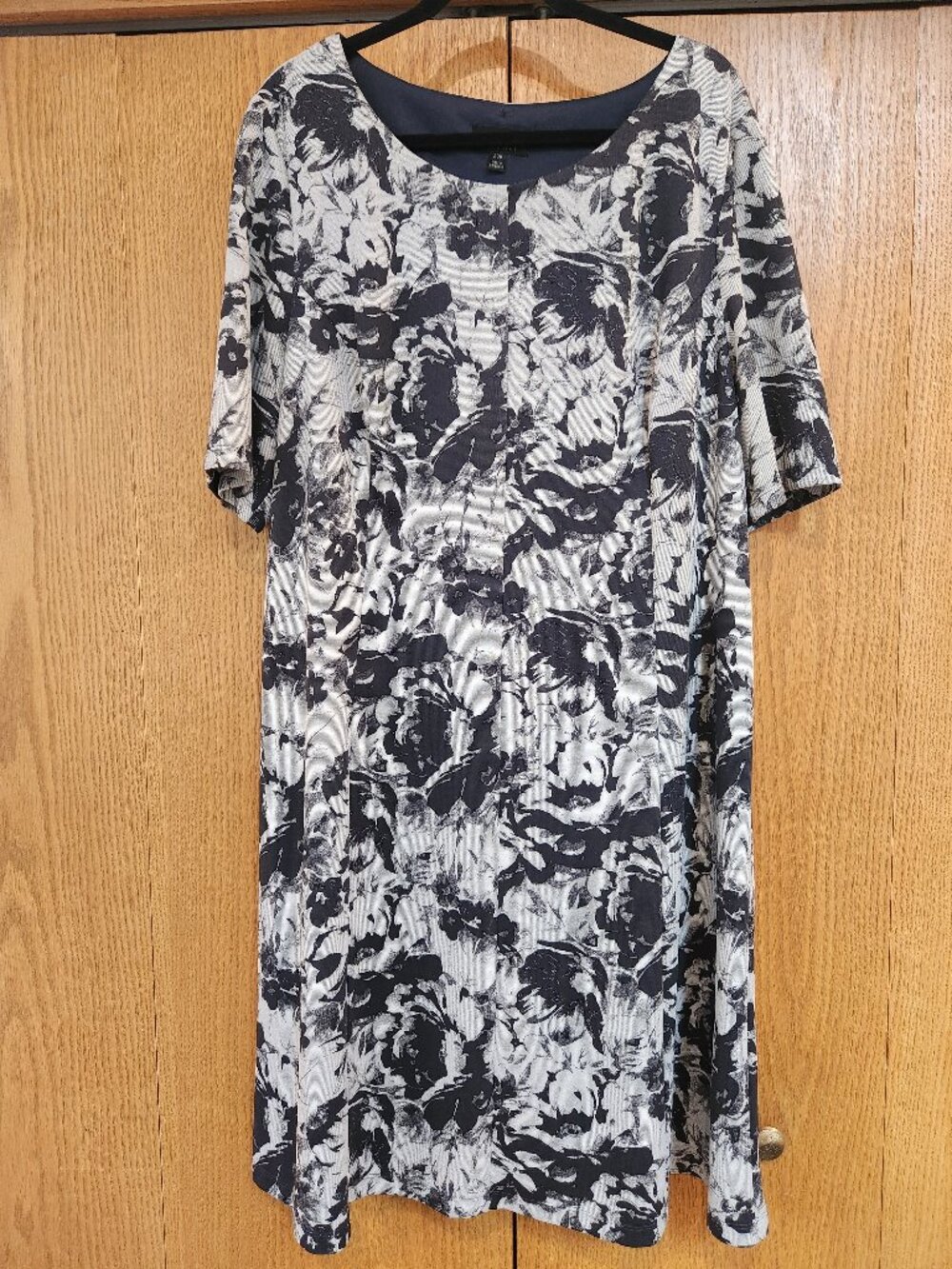Connected Apparel Black & White Floral Pattern Dress Size 20W